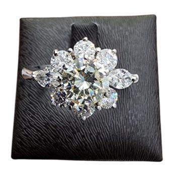 Anello Caruso con diamanti taglio brillante | Gioielleria Caruso Napoli