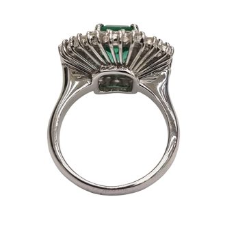 Anello Collezione Caruso con smeraldo e diamanti | Gioielleria Caruso Napoli